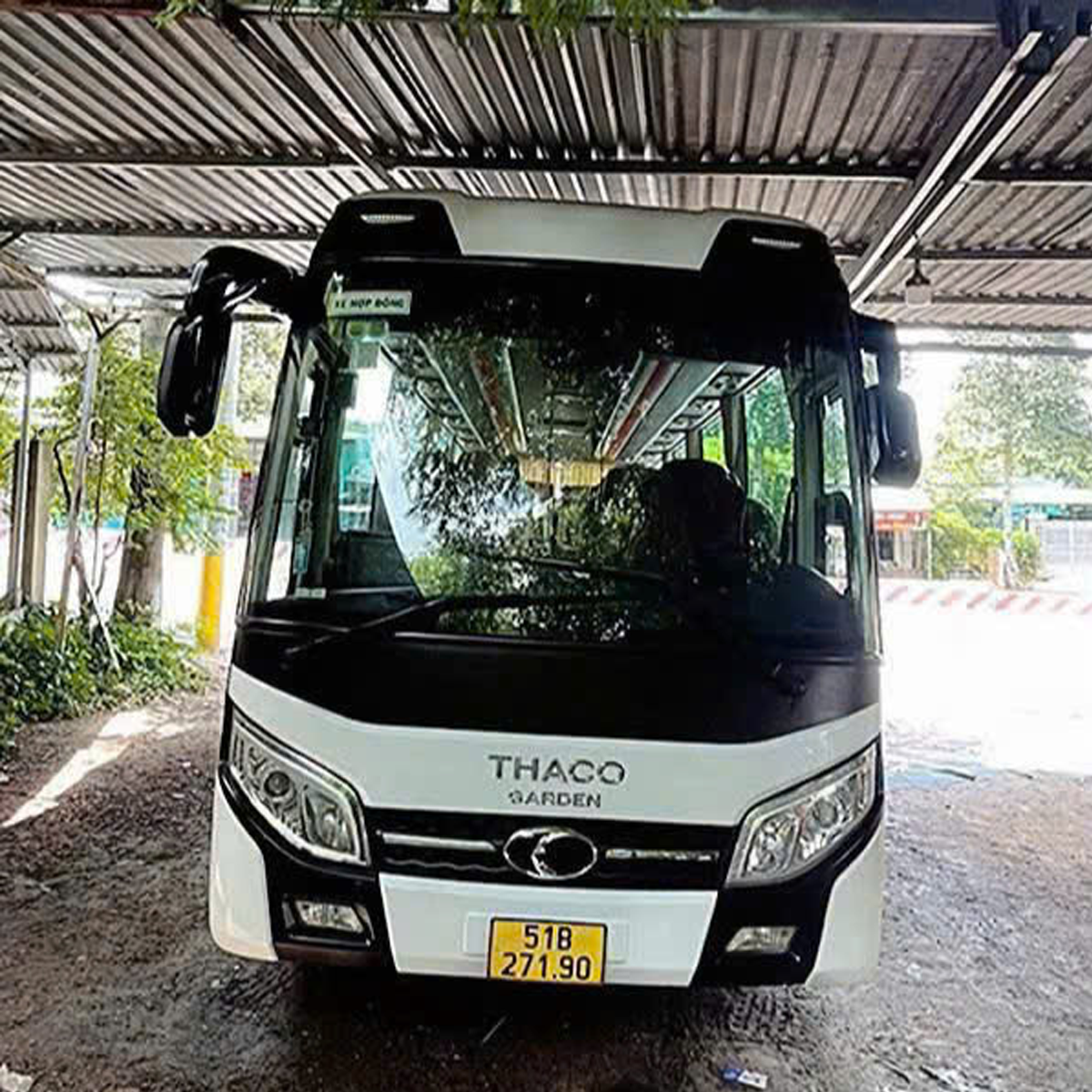 kinh-nghiem-thue-xe-29-cho-di-du-lich-tai-thanh-pho-ho-chi-minh-hmu488-1-1